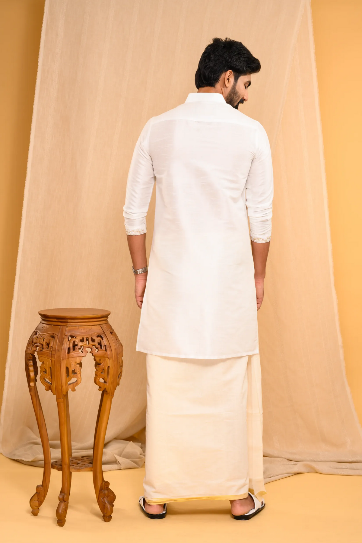 Off- White Silk Kurta with Hand Embroidery detailing on placket, neck border & sleeve edge (Kurta + Munde + Melmunde)