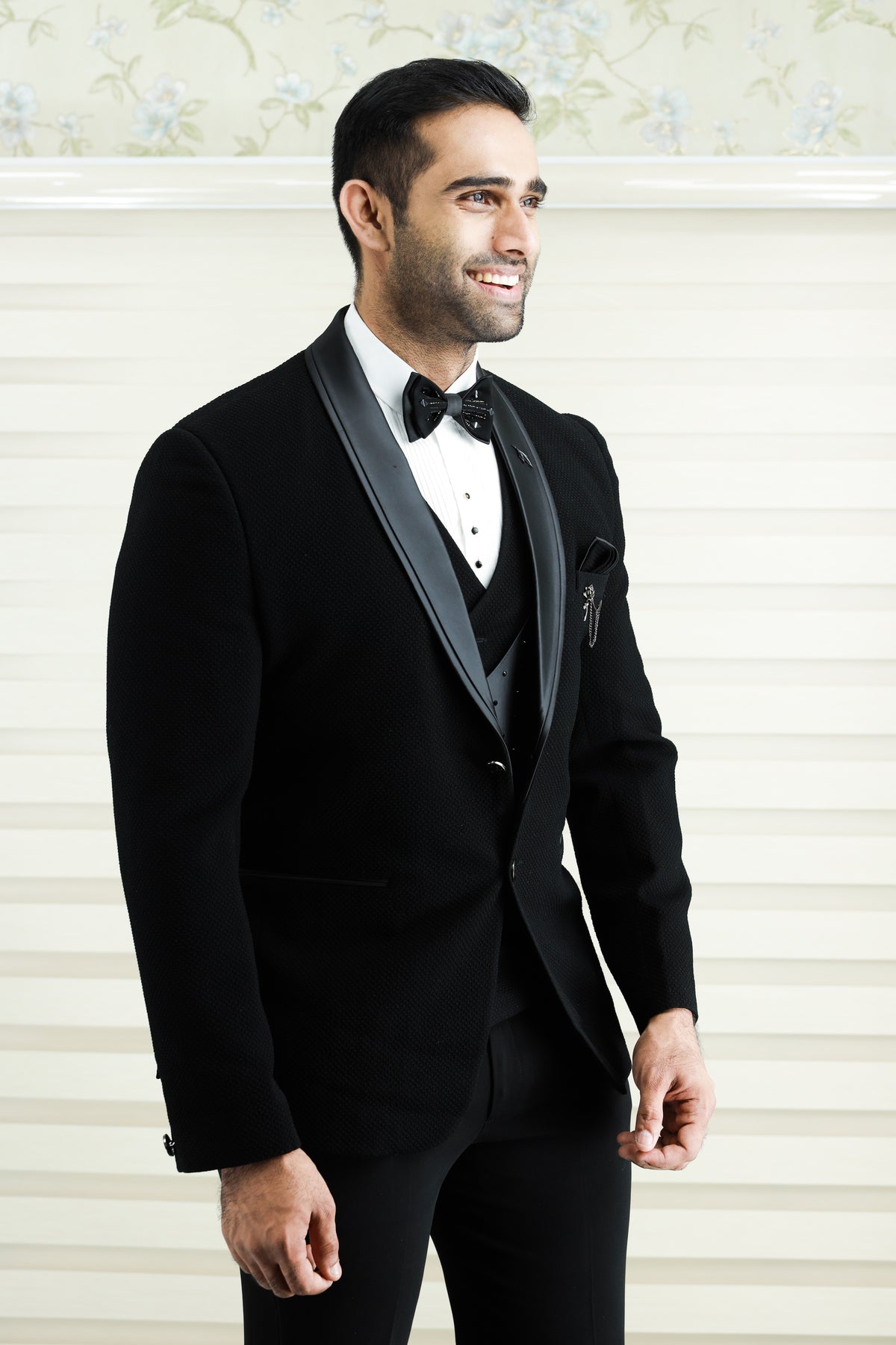 Jade Black 3 Piece Tuxedo Suit (Set of 4)