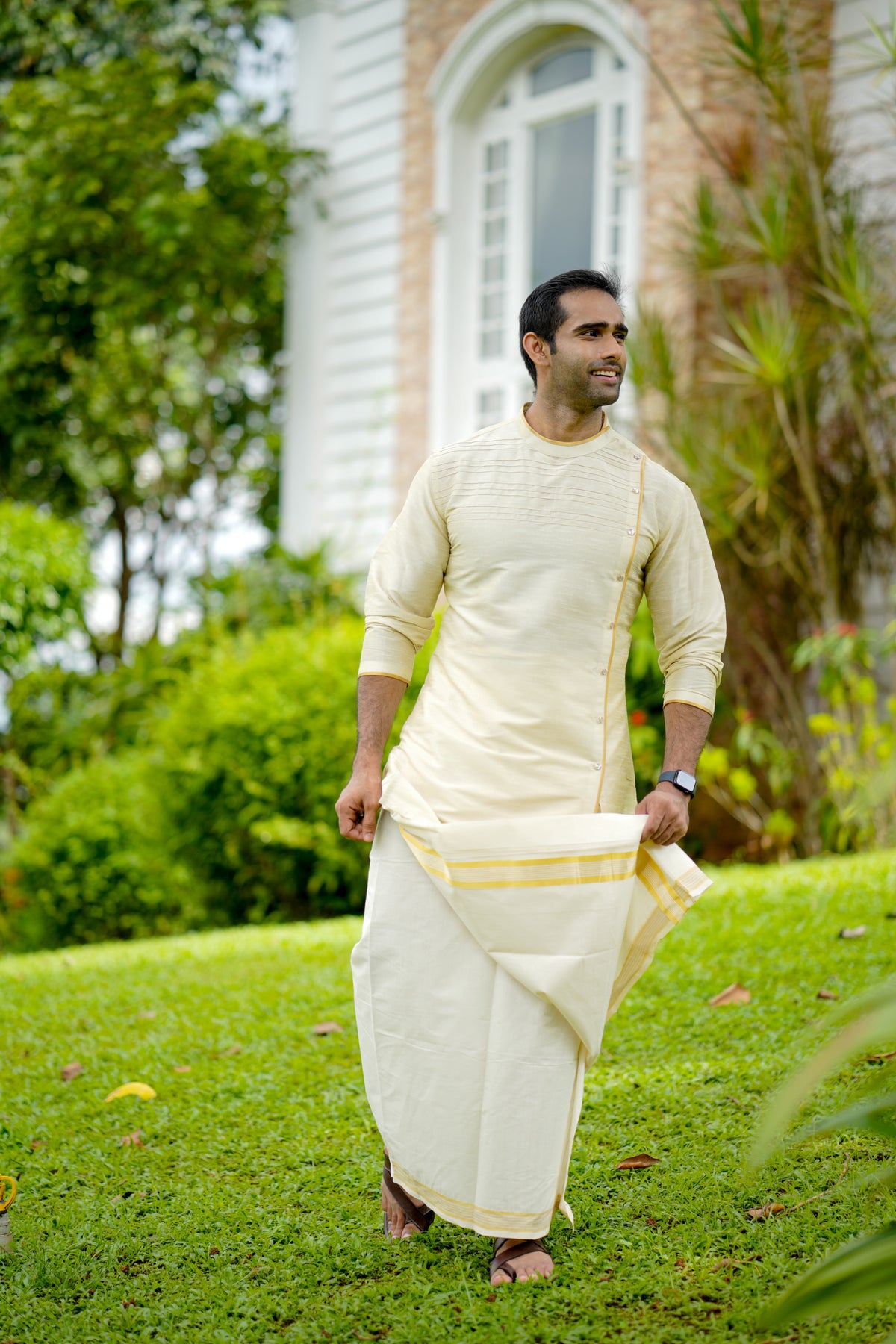 Parchment Cream Wedding Kurta Set with Sequence & Horizontal Zari Thread Golden Detailing (Kurta + Kasavu Munde)
