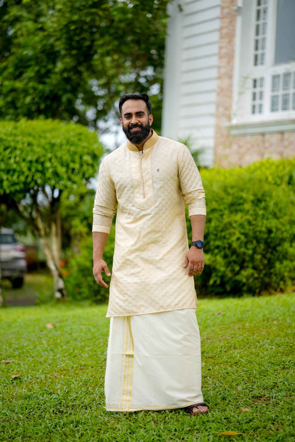 Light Golden Brocade Kurta Set with Golden Zari Thread Detailing (Kurta + Kasavu Munde)